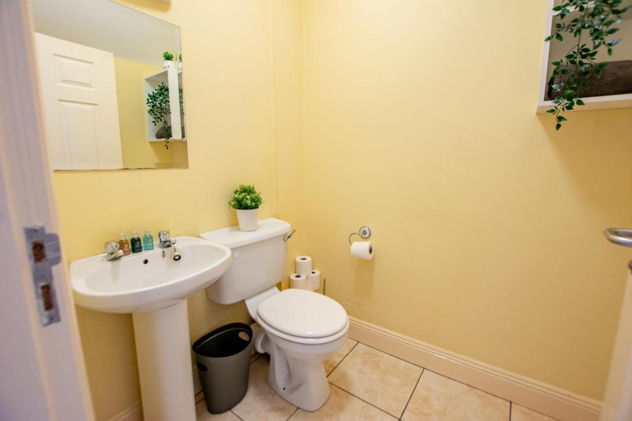 126 - Gort Na Coiribe 4 Bedroom Duplex, By Shortstays Galway Eksteriør bilde