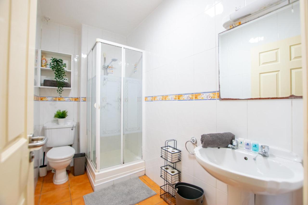 126 - Gort Na Coiribe 4 Bedroom Duplex, By Shortstays Galway Eksteriør bilde