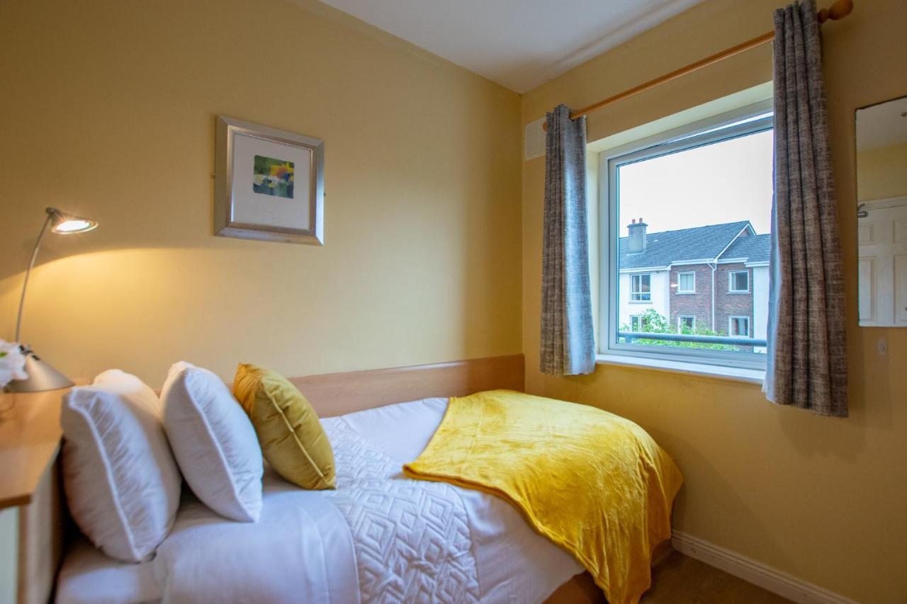 126 - Gort Na Coiribe 4 Bedroom Duplex, By Shortstays Galway Eksteriør bilde